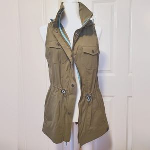 LL Bean Vest Size Small Olive Green with Teal Accent